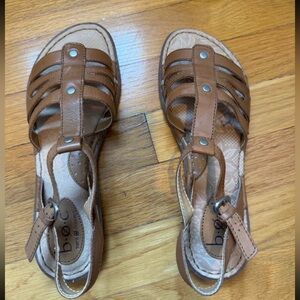 b.o.c. Women's Brown Strappy Sandals
